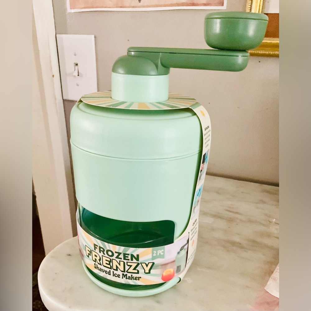 Shaved Ice Slushy Maker cold drink Maker portable drinks fruit margaritas crank
